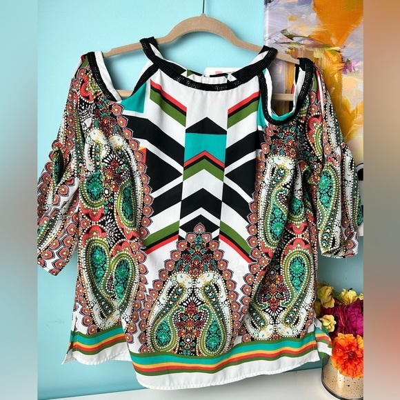 New York & Company Tops - New York cut out shoulder paisley geometric design blouse, size M